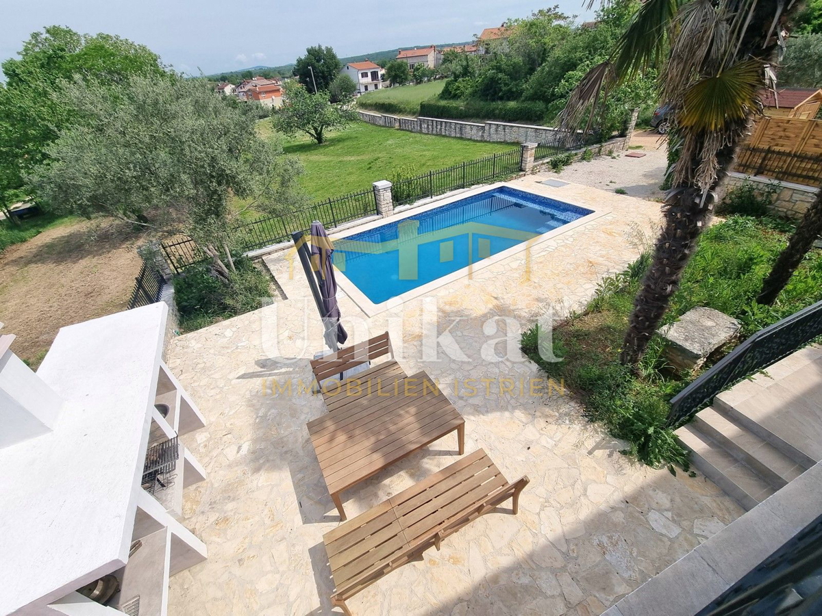 Casa in pietra ristrutturata con piscina a 3 km dal mare